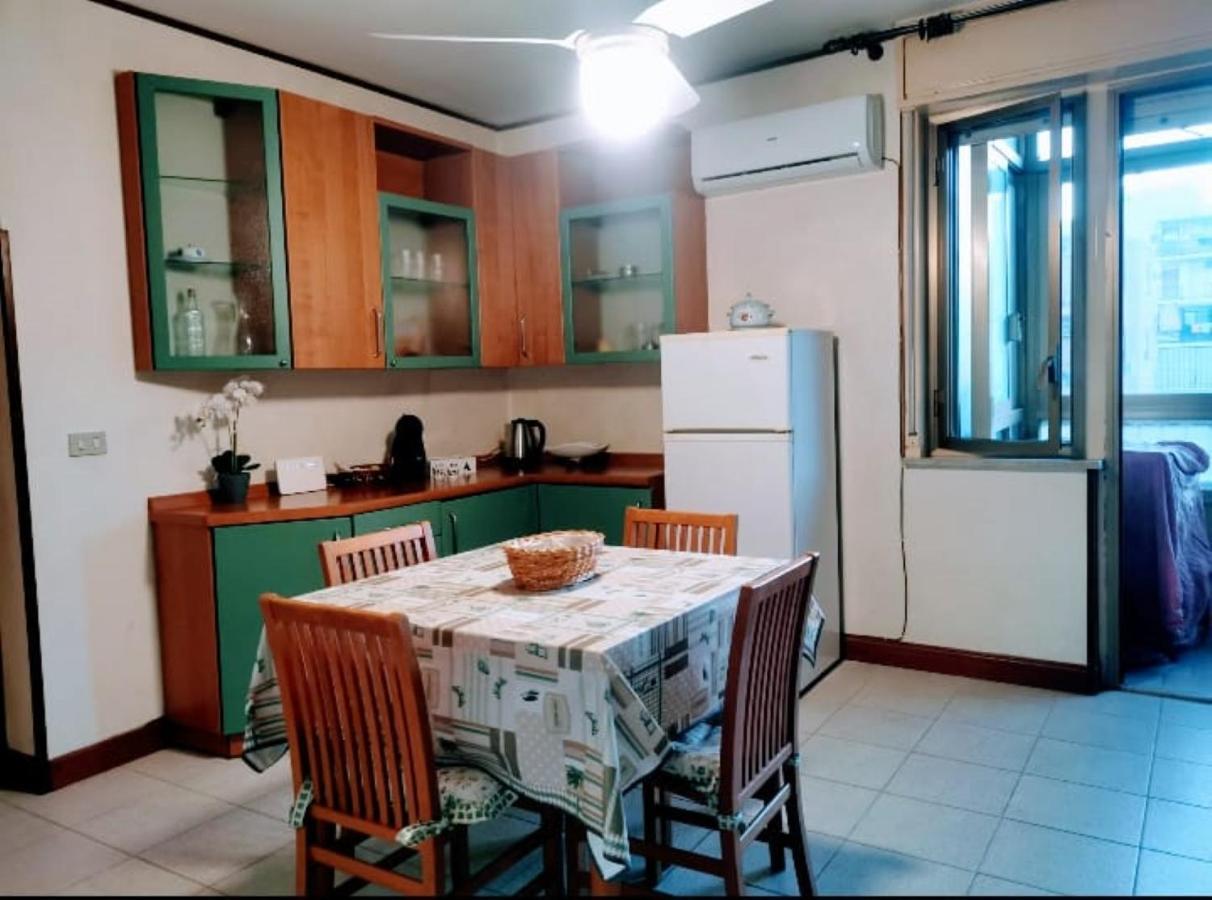 Lorenzo Guest Suite With Free Private Parking-- Cantieri Culturali Palermo Buitenkant foto