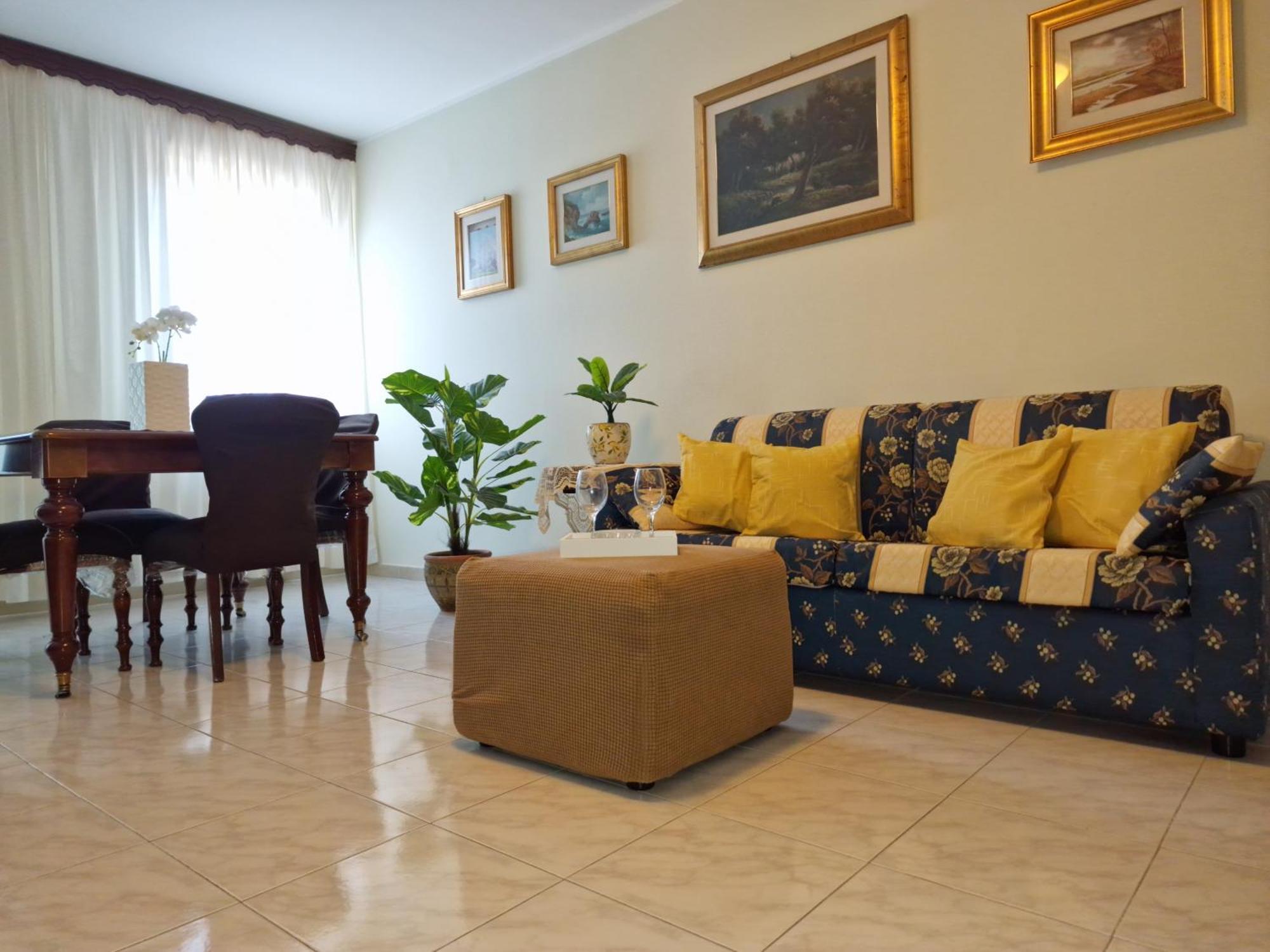 Lorenzo Guest Suite With Free Private Parking-- Cantieri Culturali Palermo Buitenkant foto